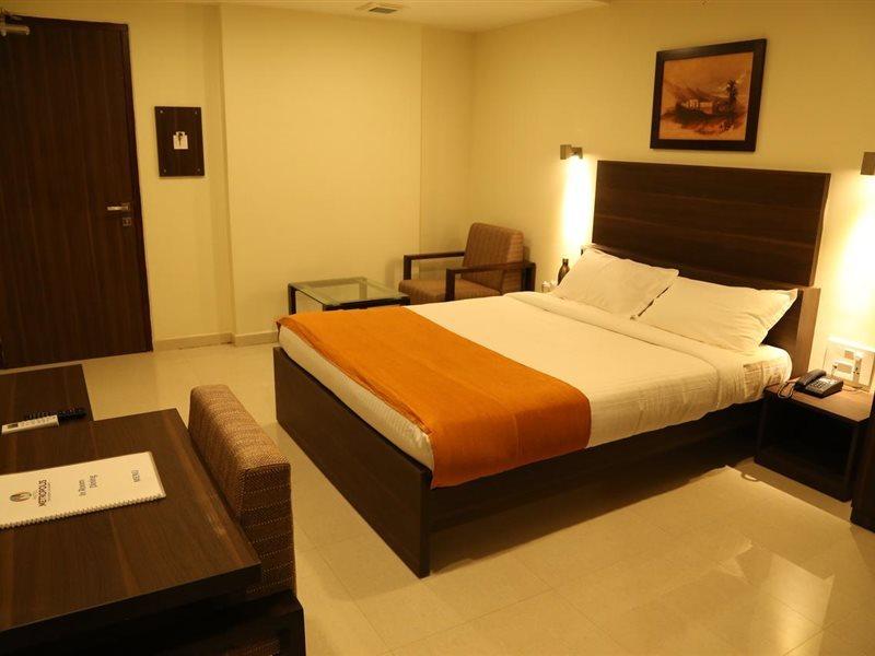 Hotel Metropolis 胡布利 外观 照片