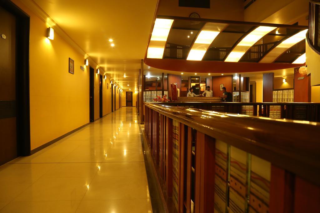 Hotel Metropolis 胡布利 外观 照片