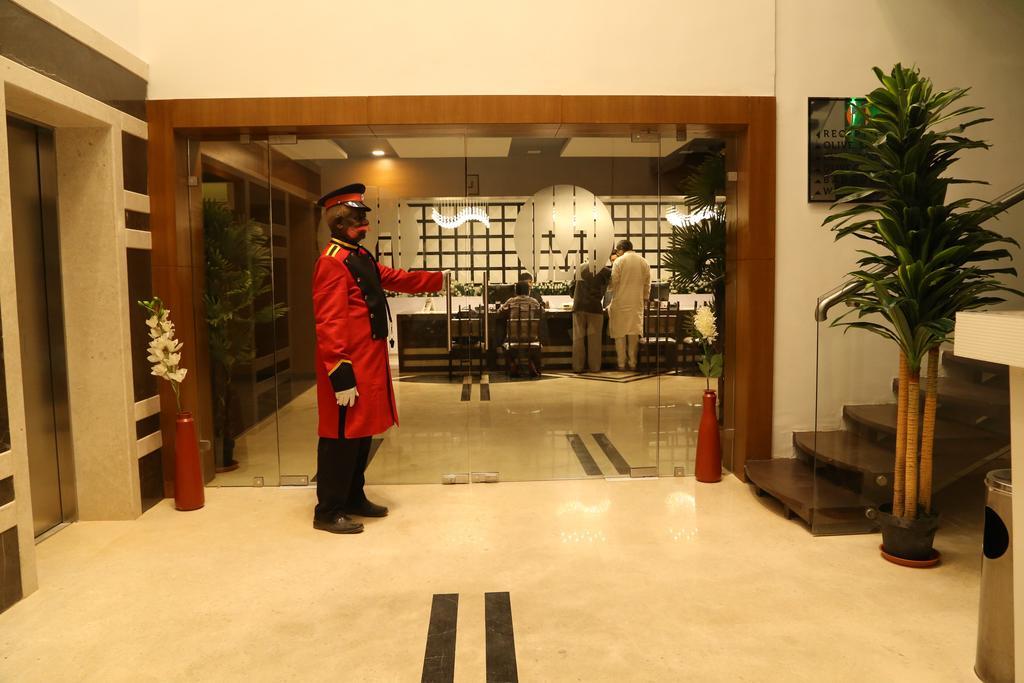 Hotel Metropolis 胡布利 外观 照片