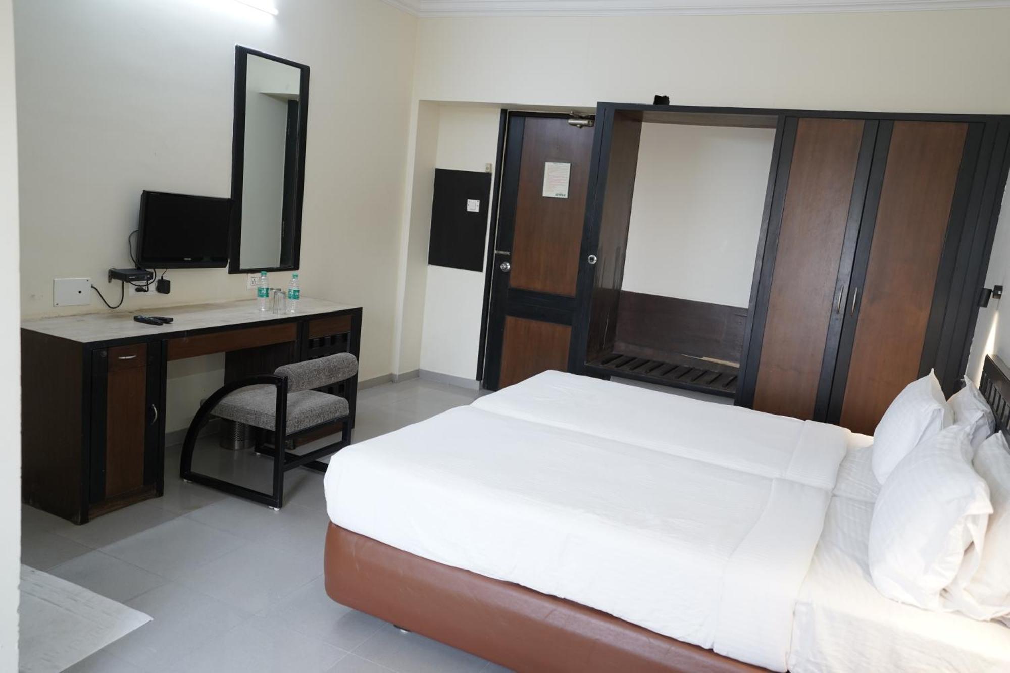 Hotel Metropolis 胡布利 外观 照片